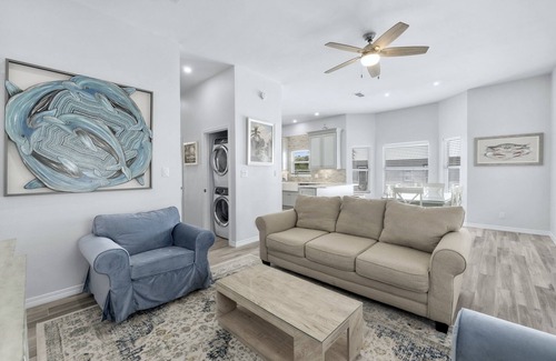 Crystal Beach House | Private Pool - Hot Tub - Golf Cart - Block to Beach - Fully Remodeled!