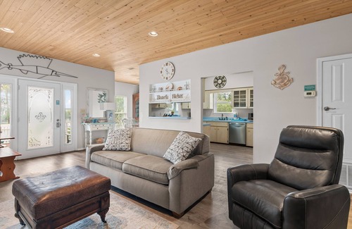 Crystal Beach House | ⭐Private Pool~Wraparound Porch~Balcony~Walk 2 Beach~3BR Crystal Cottage