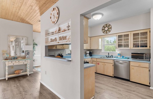 Crystal Beach House | ⭐Private Pool~Wraparound Porch~Balcony~Walk 2 Beach~3BR Crystal Cottage