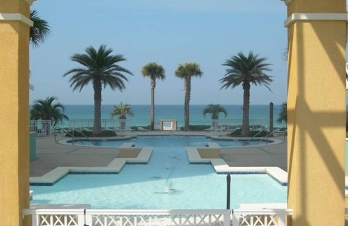 Gulf Lagoon Beach Condo | Relax in luxurious Vintage Hawaiian Decor at A Soleil Condo