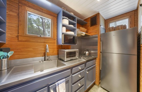 Seaside House | Renovated Seaside Cottage, Pet Friendly, Luxury Touches+ 2 Adult Bikes!