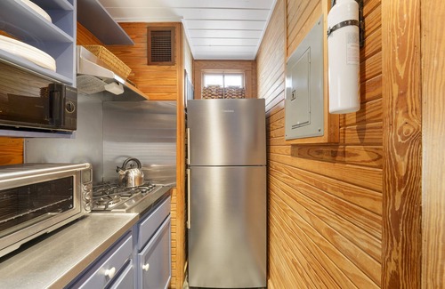 Seaside House | Renovated Seaside Cottage, Pet Friendly, Luxury Touches+ 2 Adult Bikes!