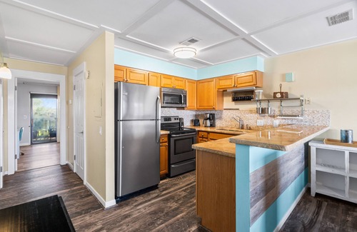 El Centro Beach Condo | {Salty Loft} Snowbird Friendly! Monthly Rates Available!