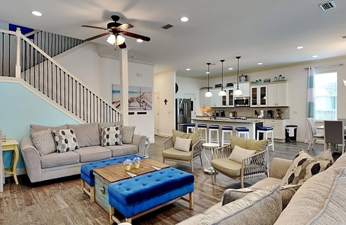 Crystal Beach House | Sand Pebble | Pet Friendly, Pool, Walk to Beach!