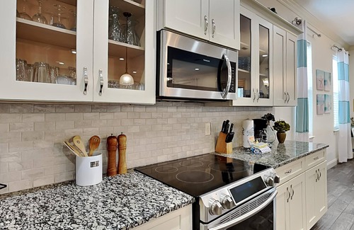 Crystal Beach House | Sand Pebble | Pet Friendly, Pool, Walk to Beach!