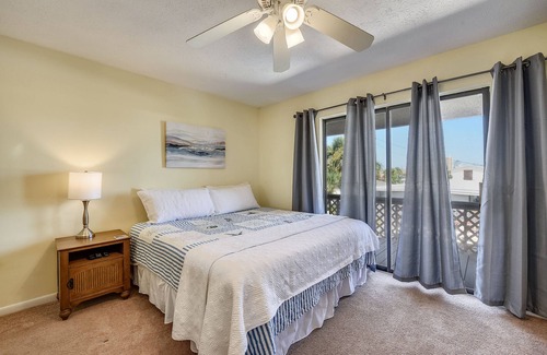 Silver Sands Beach House | Sea Esta by Book That Condo