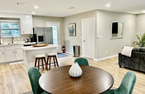 Gulf Breeze House | Sea Le Vie Cottage By The Beach!