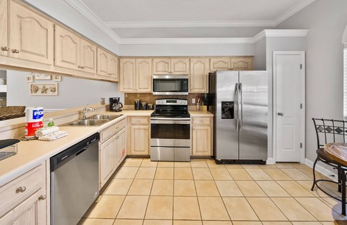 Fort Bay House | "Sea-renity" | Dog-Friendly | Private Pool | Close to the Beach