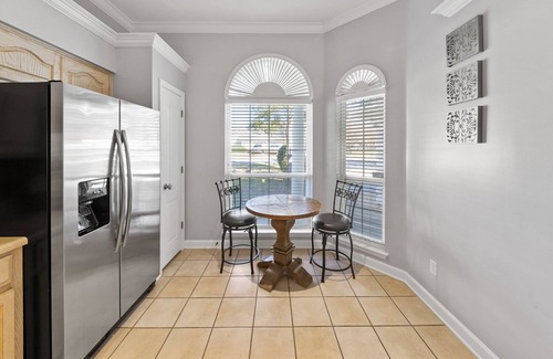 Fort Bay House | "Sea-renity" | Dog-Friendly | Private Pool | Close to the Beach