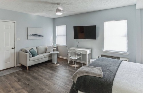 Laguna Beach Estates Condo | Seabreeze Suites Unit D | 2 Minutes to Beach