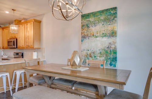 El Centro Beach House | Seabreeze -Walk to beach! Pet friendly!