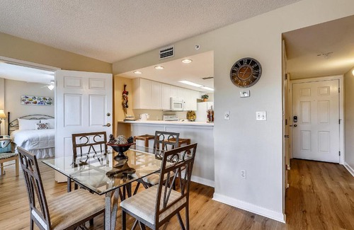Fort Walton Beach Apartment | SeaCrest 315B condo
