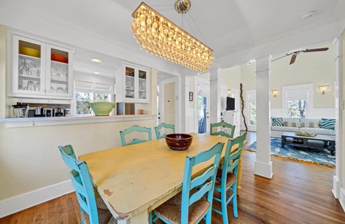 Seaside House | Seaside " Golden Lady" |2BR with Loft |Sleeps 6-8 | Next to West Family Pool!