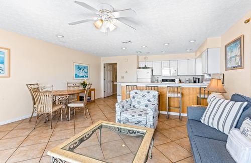 Crystal Beach Condo | Second Floor Condo Many Amenities, Beach Access, Beach Equipment Included