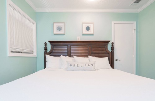 Crescent Beach House | Serenity at Sunset | Winter Rates