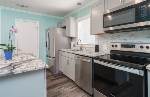 Crescent Beach House | Serenity at Sunset | Winter Rates