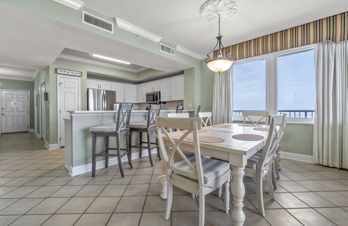 Navarre Beach Condo | Sixth-floor Gulf-front condo with water views, pool, hot tub & covered parking