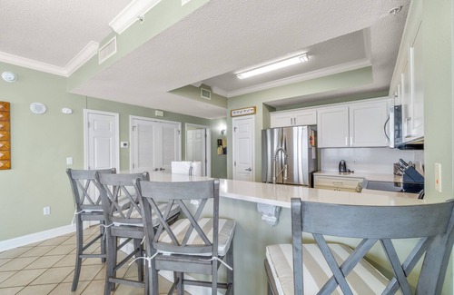 Navarre Beach Condo | Sixth-floor Gulf-front condo with water views, pool, hot tub & covered parking