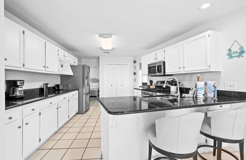 Navarre House | Sound-front beauty minutes from beach & pier with private washer/dryer & patio