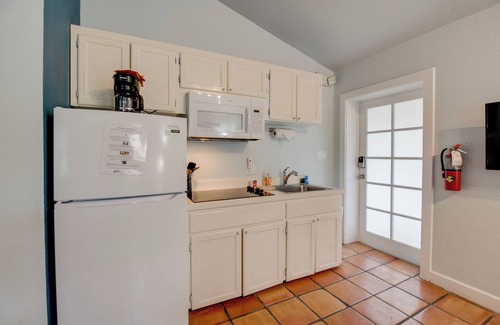 Uptown - Upper Duval House | Southernmost Sanctuary | Vibrant Oasis Near Duval! Perfect for Groups!