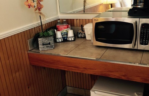 Uptown - Upper Duval Hotel | Southwinds Motel