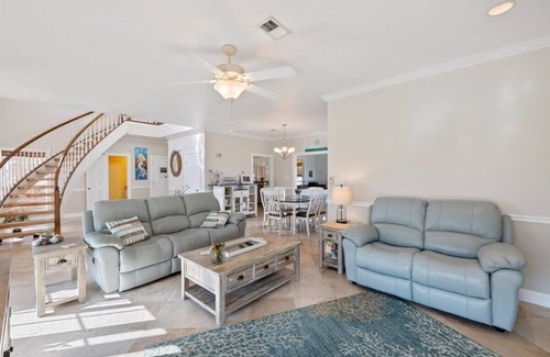 Mary Esther House | Spacious Emerald Coast House w/Views Near Beach