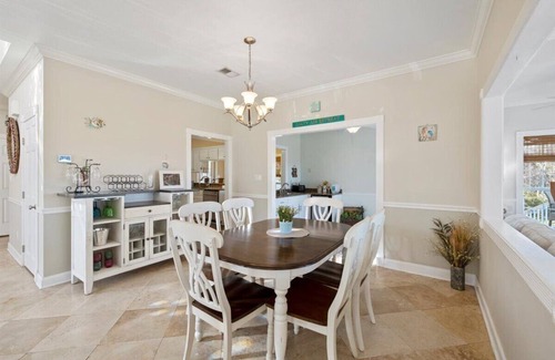 Mary Esther House | Spacious Emerald Coast House w/Views Near Beach