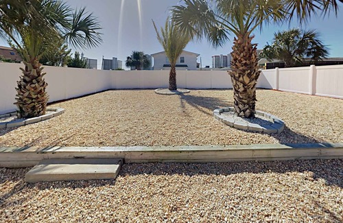 Holiday Beach House | Spacious Panama City Beach Home | Dog Friendly & Easy Beach Access!