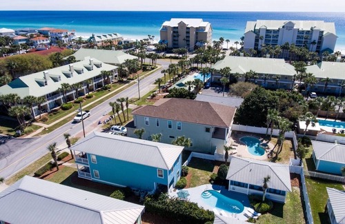 Crystal Beach House | Spacious, pet-friendly, 5-bedroom house with private pool and steps to the beach