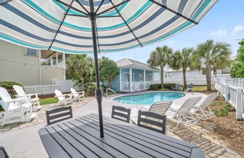 Crystal Beach House | Spacious, pet-friendly, 5-bedroom house with private pool and steps to the beach