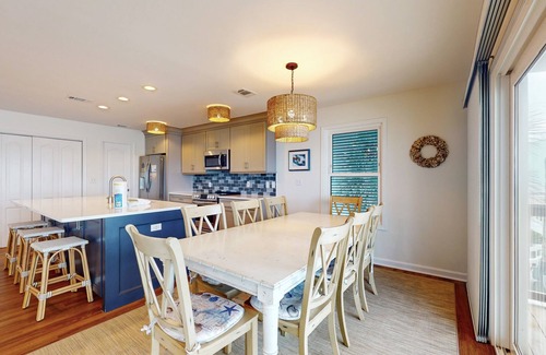 Cape San Blas House | Spacious & updated waterfront home w/decks, beach views & private boardwalk