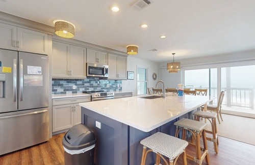 Cape San Blas House | Spacious & updated waterfront home w/decks, beach views & private boardwalk