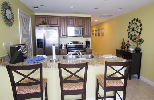 West Panama City Beach Condo | Splash! Gorgeous Beachfront WaterPark Lazy River, Netflix,Beach Service included