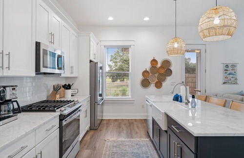 Panama City Beach House | Spring Break-Gameroom-Golf-Putt Putt- Screened porch-Gas Grill-Coffee Bar