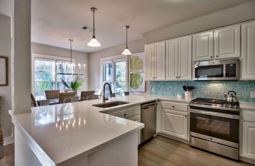 Seagrove Beach House | Steps from the pool and Beach - Renovated - `Texas Tide` - 4 bikes included
