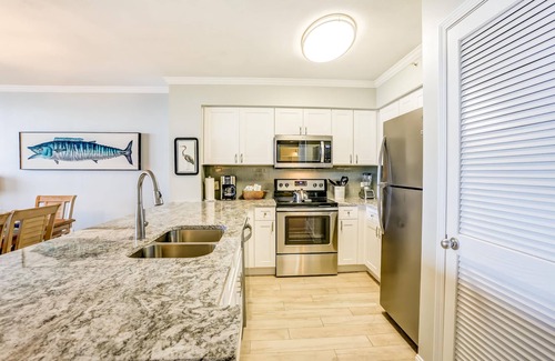 Destin Condo | Steps To The Beach & Gorgeous Gulf Views - Destin 3BR/2BA Condo Sleeps 8