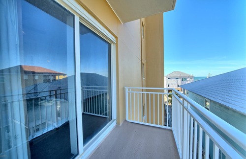 Thomas Drive Condo | Sterling Beach 4BR 4BA 3rd floor end unit condo!