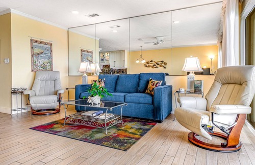 Santa Rosa Beach Condo | Stylish first-floor condo with water views & easy beach access