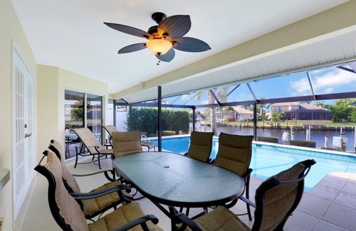 Marco Island House | Stylish waterfront home w/ all-day sun & short walk to shopping & dining