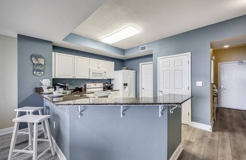 El Centro Beach Condo | Summer Deals! Close to Pier Park! FREE Activities! 10th Floor