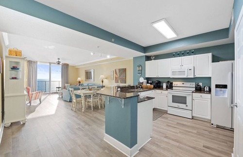 El Centro Beach Condo | Summer Deals! Close to Pier Park! FREE Activities! 10th Floor