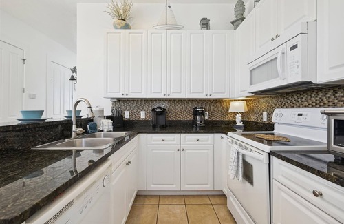 Sunnyside House | Summer Deals! Just a Short Walk to The Beach! Free Activities!