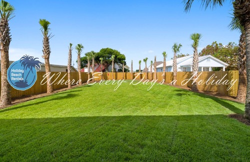 Sunnyside On The Gulf House | "Sunnyside Up" - HUGE Backyard w/Heated Pool, Putting Green + More!