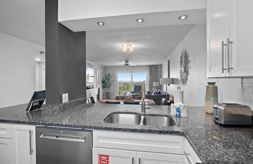 Holiday Isle Condo | The Islander 514 Million-dollar views! Complimentary Beach (Seasonally) & WD