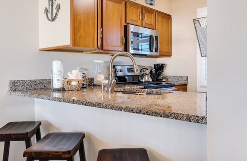 Holiday Isle Condo | The Islander 717 Don't Worry Beach Happy! Free Beach Service - Heated Pool