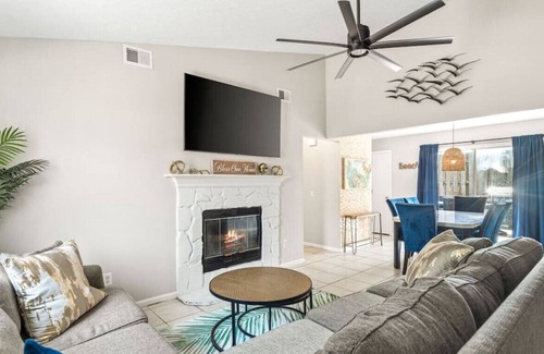 Gulf Lagoon Beach House | The Pearl | Optional Heated Pool| Dogs Ok|Close to Beach!
