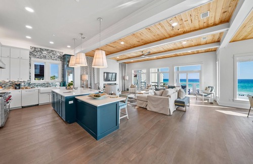 Hollywood Beach House | "The Sandcastle" Perfect Family Beachfront Vacation w/Private Pool & Game Room!