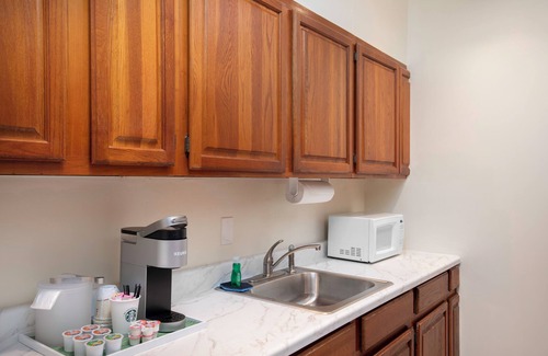 Uptown - Upper Duval Hotel | The Southernmost Inn - Adults Only