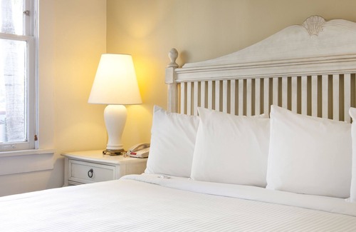Uptown - Upper Duval Hotel | The Southernmost Inn - Adults Only