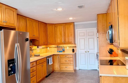 Gulf Breeze House | The Waterway Escape - Spacious 4-bedroom house on the canal